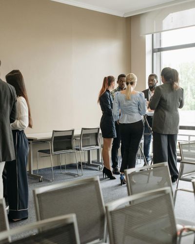 Micro movements during office work break